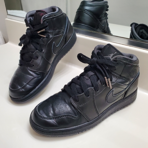Jordan Other - Air Jordan 1 Retro Mid GS Black Dark Grey
